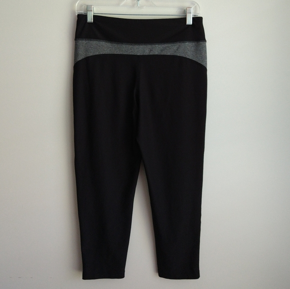 Pair of Vogo by Athletica Medium Workout Leggings - Picture 11 of 14